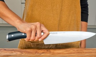 A Forma Mais Eficaz de Segurar uma Faca de Cozinha
